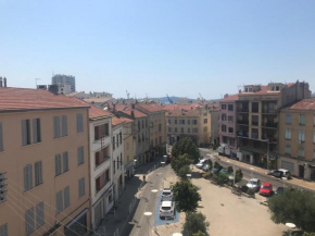 Appartement proche centre ville, port, et mont Faron